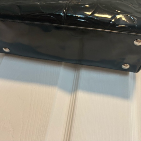 Coach Black Shoulder Bag with Glossy Patent Finish - Picture 6 of 15